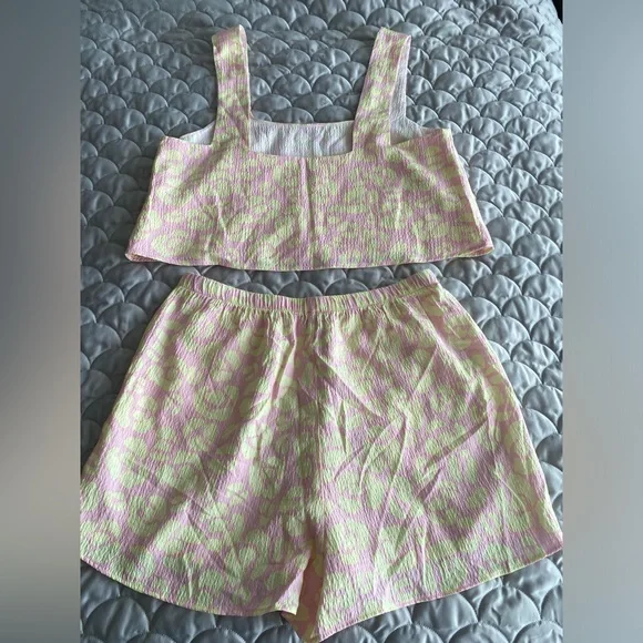 Show Me Your MuMu Lemonade Cheetah Pink & Yellow 2 piece Set (M) - Picture 5 of 5